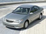 Toyota Camry LE 2004 года (US)